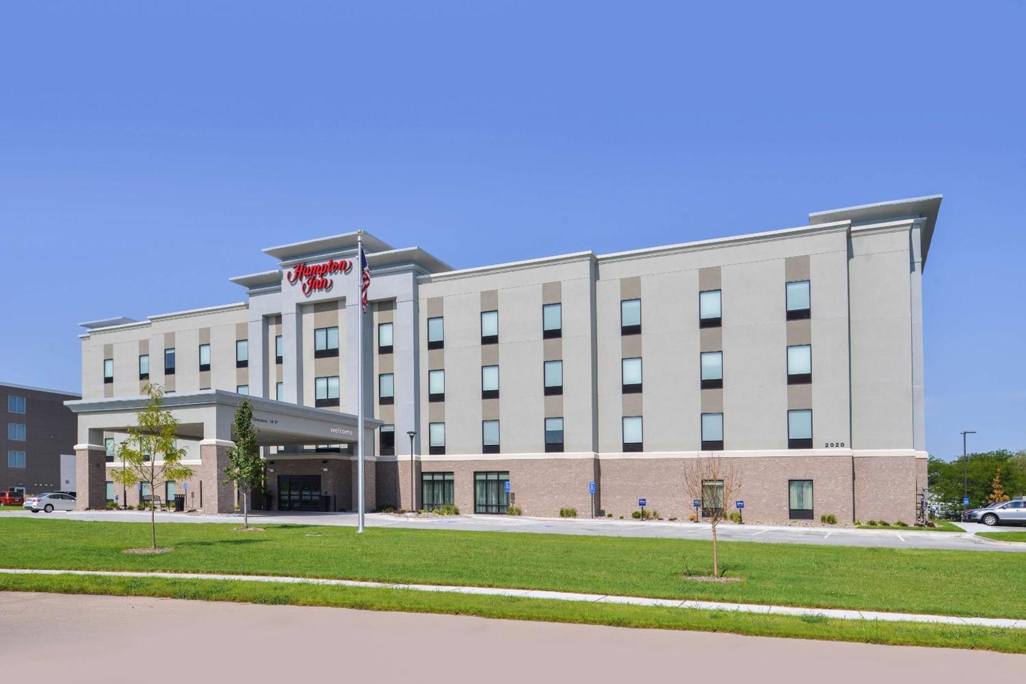Hampton Inn By Hilton Omaha Airport, Ia Carter Lake Екстер'єр фото