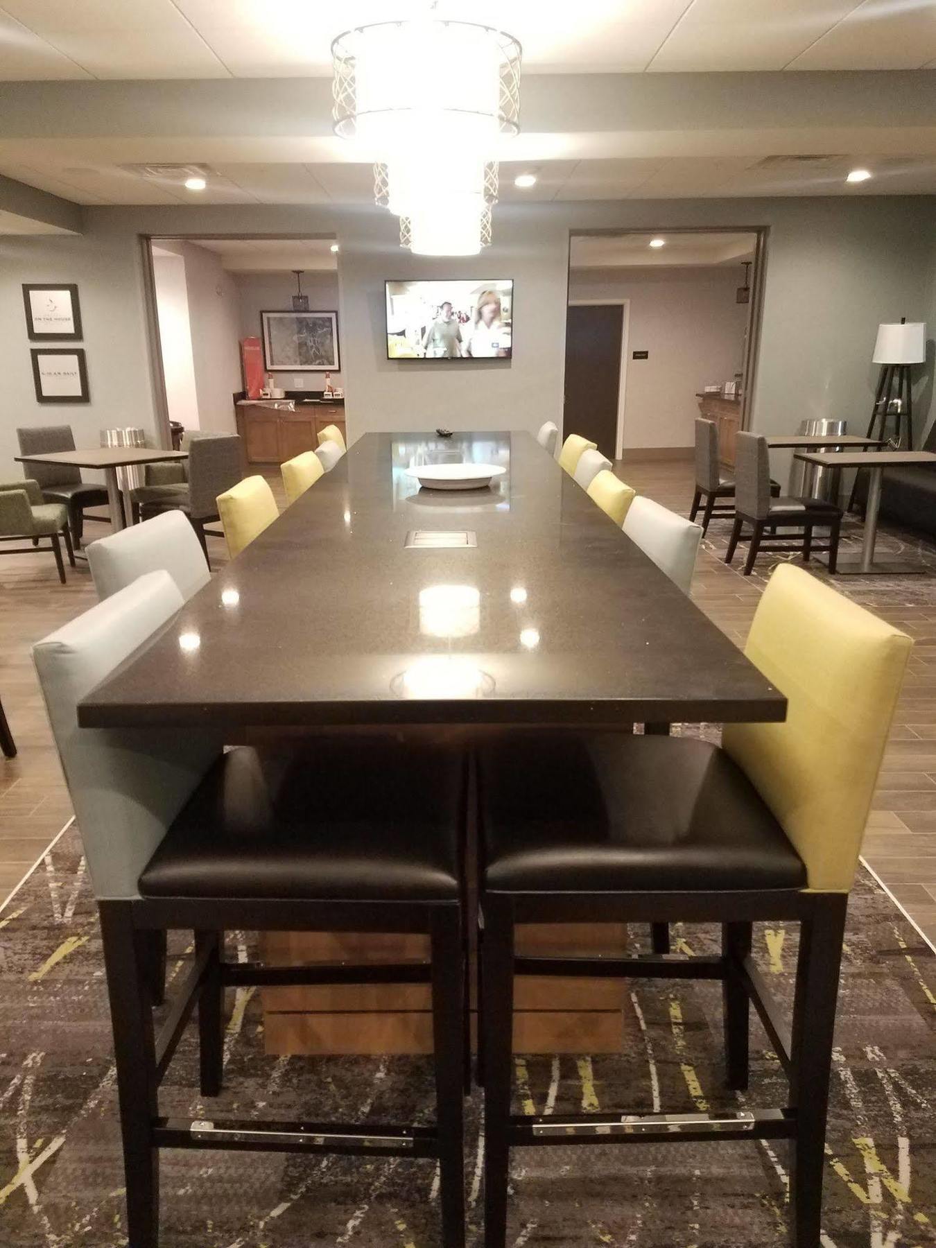 Hampton Inn By Hilton Omaha Airport, Ia Carter Lake Екстер'єр фото